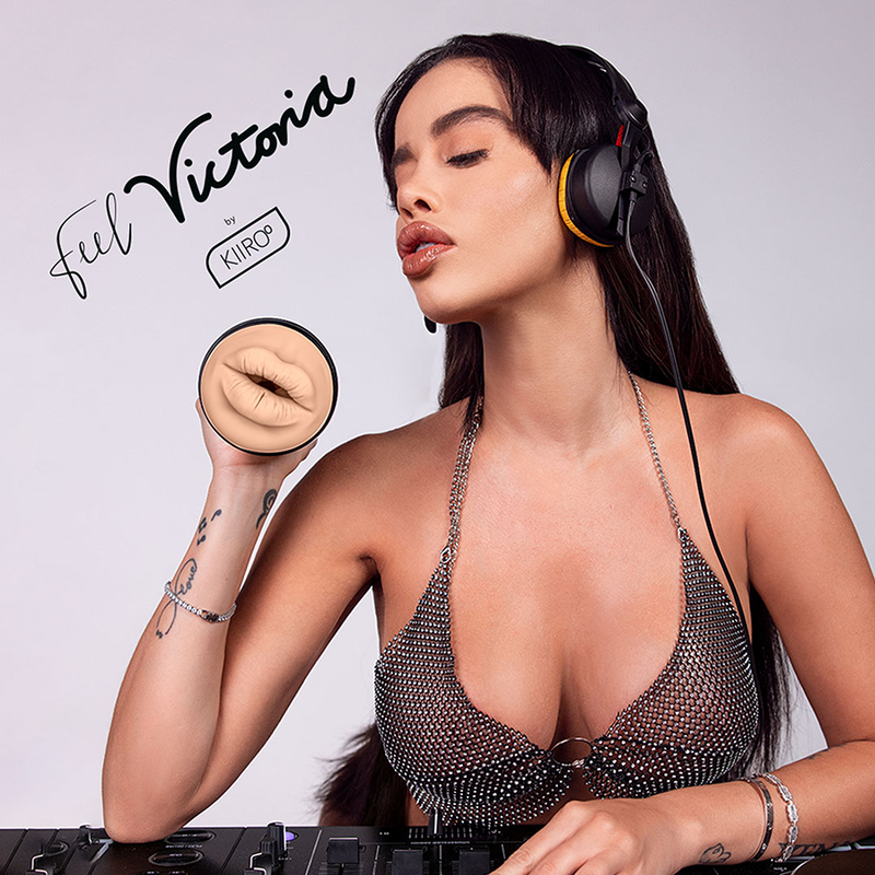 KIIROO - FÜHLEN SIE VICTORIA JUNE BOCA - Sexotim