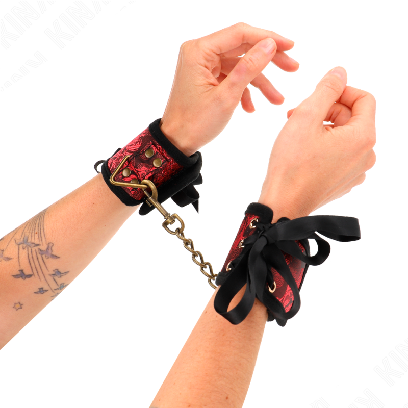 KINK - SCANDAL HANDGELENKSFESSELN ROT-SCHWARZE SPITZENDETAILS 24,5 CM X 6,5 CM - Sexotim