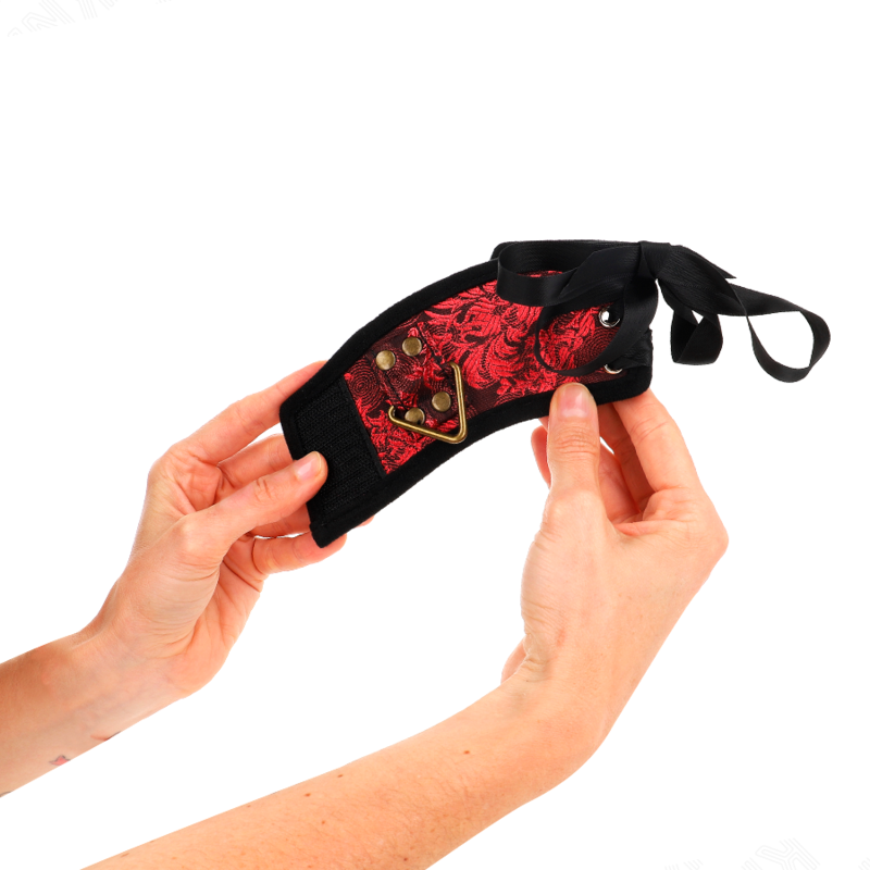 KINK - SCANDAL HANDGELENKSFESSELN ROT-SCHWARZE SPITZENDETAILS 24,5 CM X 6,5 CM - Sexotim
