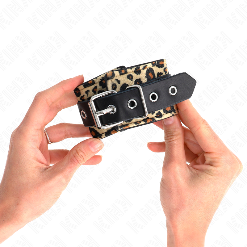 KINK - LEOPARD HANDGELENKFESSEL AUS LEDER, VERSTELLBAR 18-29 CM X 5,5 CM - Sexotim