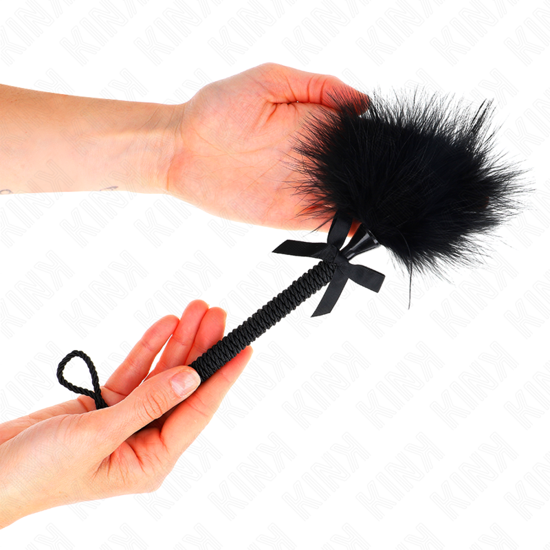 KINK - NYLONSEILSTAB MIT KITZELFEDERN UND SCHWARZER SCHLEIFE 25 CM - Sexotim