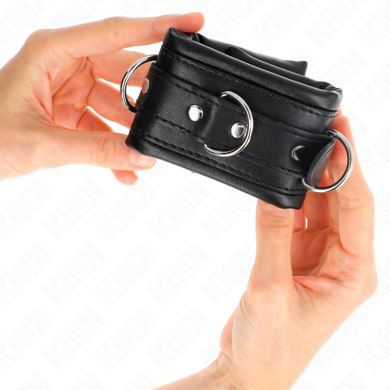 KINK - SCHWERE HANDGELENKSFESSELN MIT SCHWARZEM PELZFUTTER, VERSTELLBAR 20-30 CM X 6 CM - Sexotim
