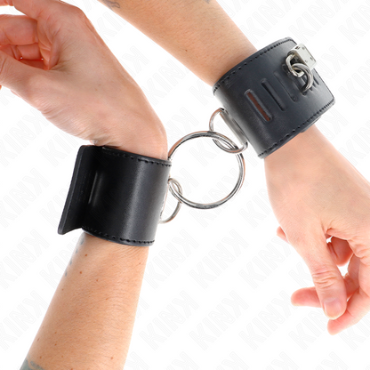 KINK - FESTE HANDGELENKFESSELN MIT RING UND VORHÄNGESCHLOSS VERSCHLUSS SCHWARZ VERSTELLBAR 16-23 CM X 5,5 CM - Sexotim