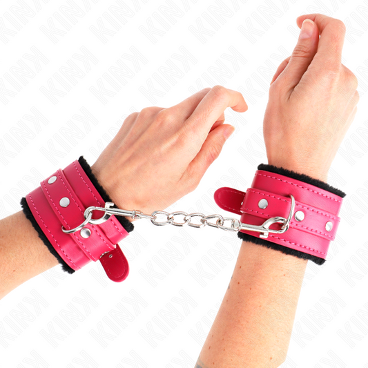 KINK - PREMIUM PELZGEFÜTTERTE HANDGELENKFESSELN SCHWARZ MIT HIMBEERROSEN-GÜRTEL VERSTELLBAR 17-29 CM X 6 CM - Sexotim